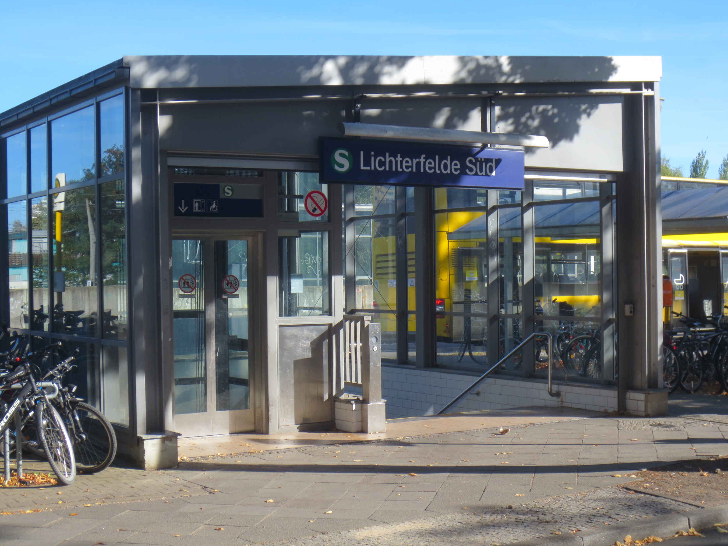 0913 06 Unser Start Am S Bahnhof
