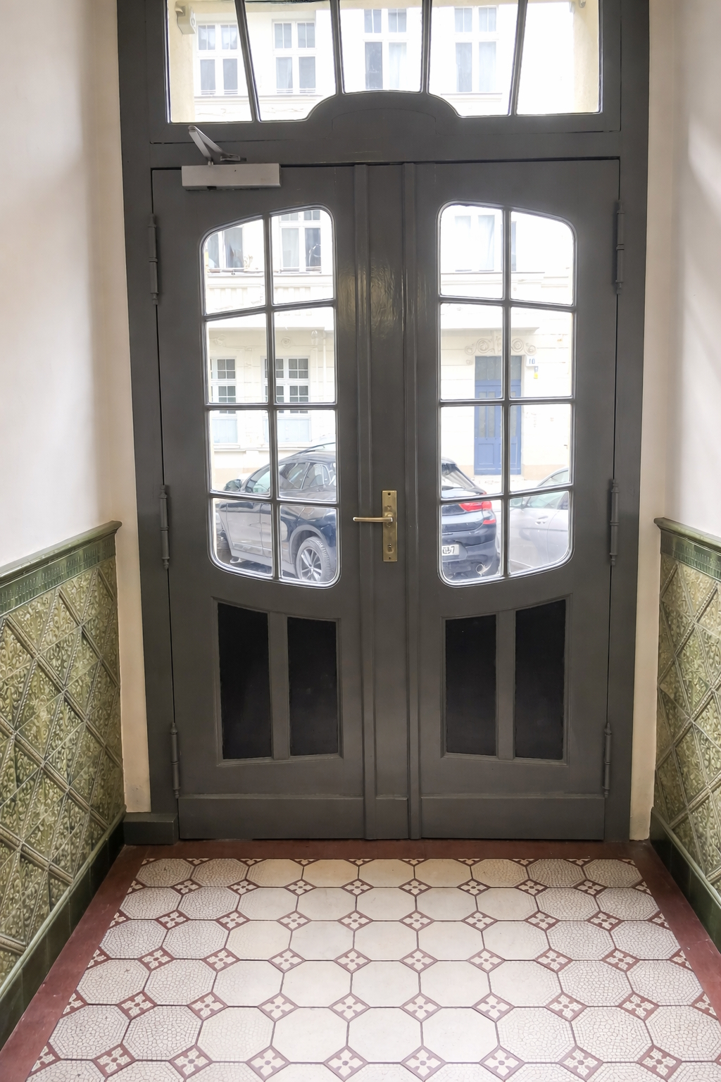 1057 02 Hauseingang 2